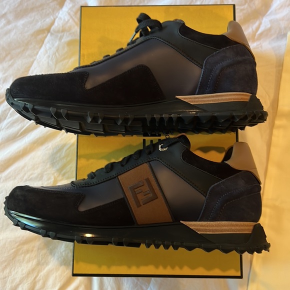 Mens Fendi Sneakers size 9.5 - Picture 2 of 8